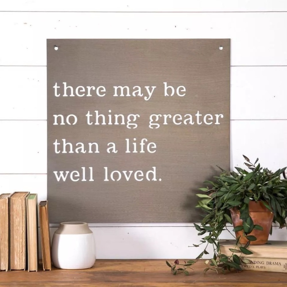 Magnolia metal sign